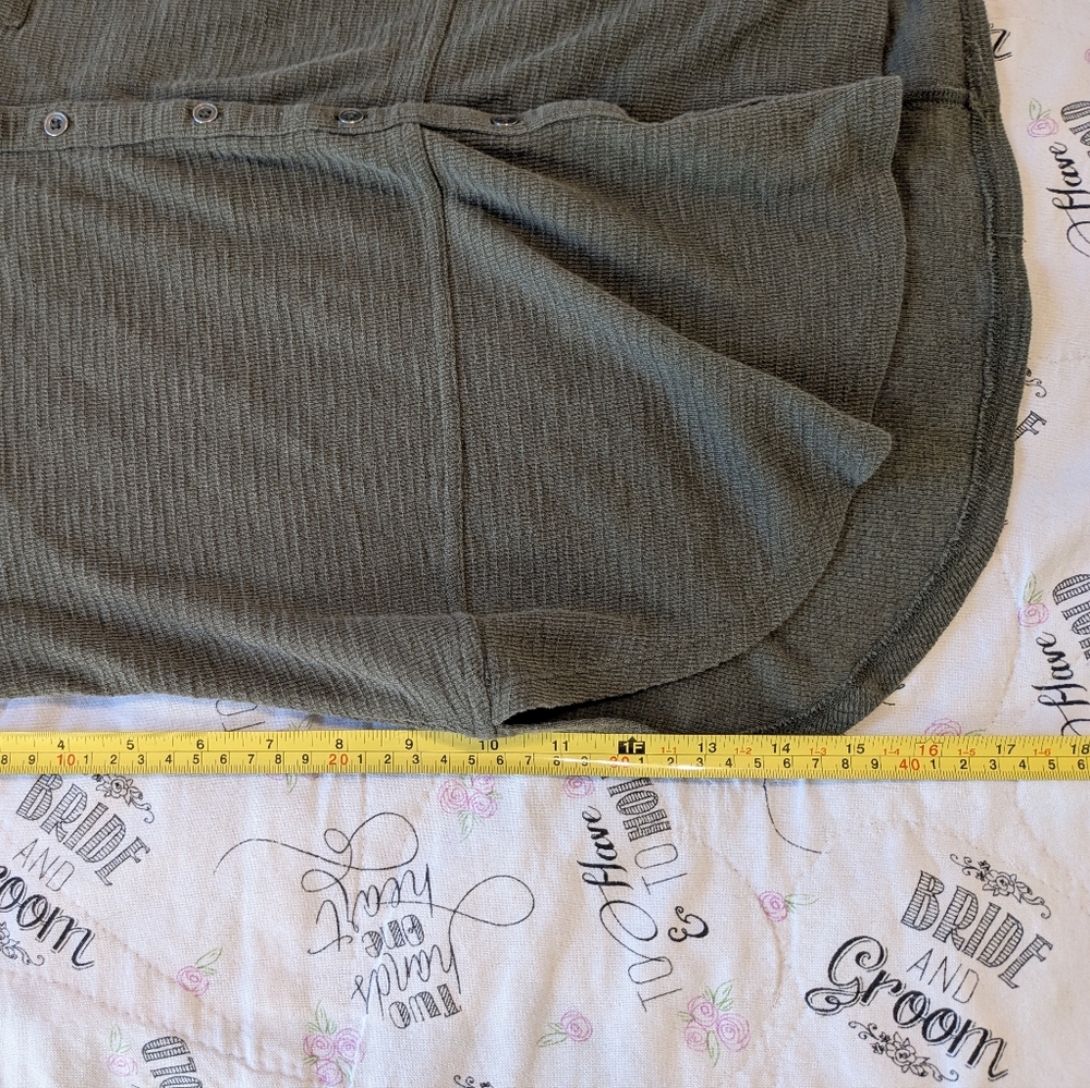 Medium Green 3/4" Length Button Sleeves V-Neck Button Down Casual Sonoma Pockets - Picture 8 of 8